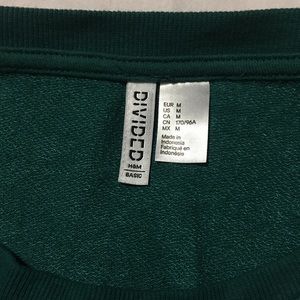 H&M Tops - Green H&M Sweatshirt H&M Tops - Green H&M Sweatshirt